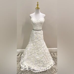 NWT Tony Bowls Wedding Dress. Size 14.